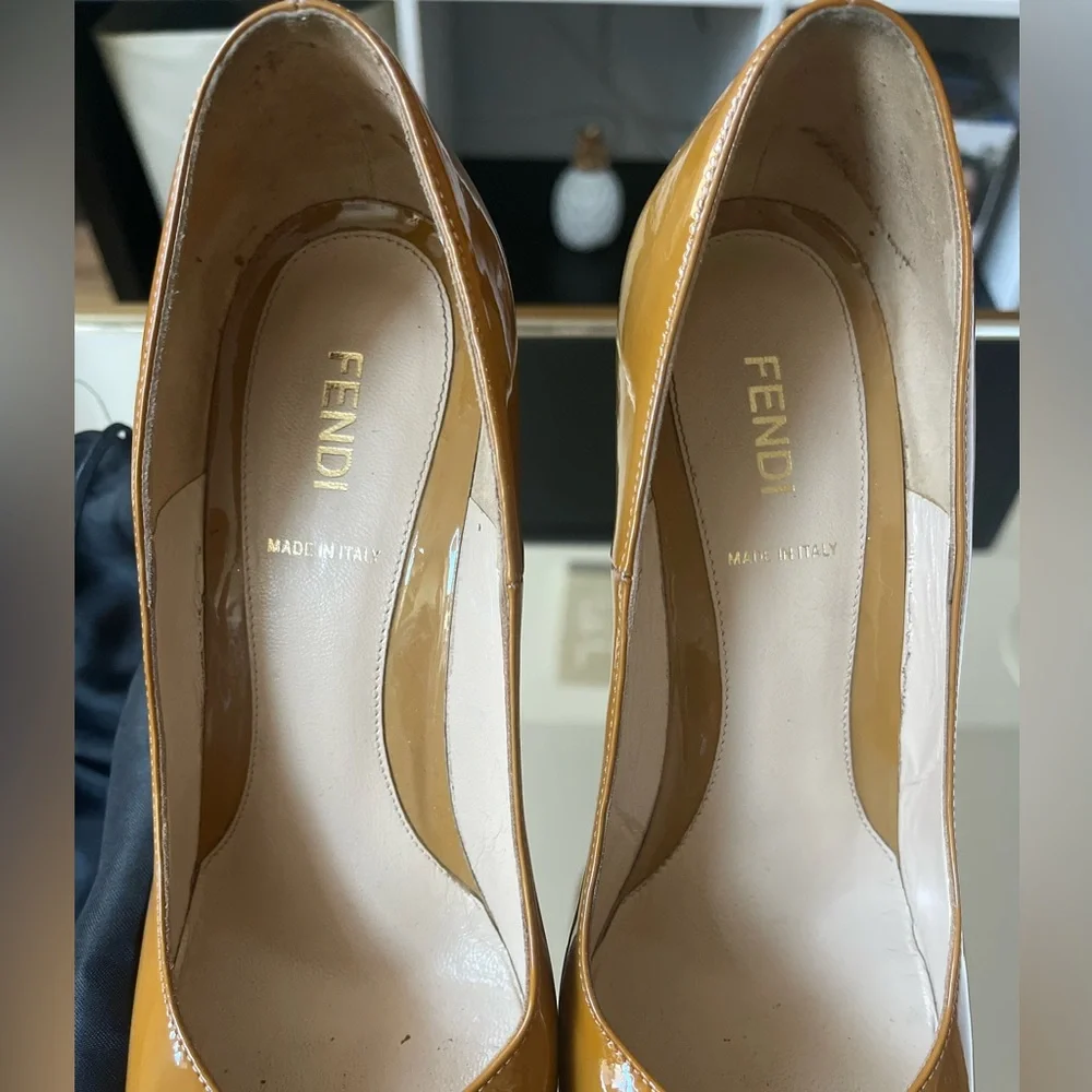 Fendi “Fendista” Tan Leather Logo Platform Pumps - Picture 6 of 7